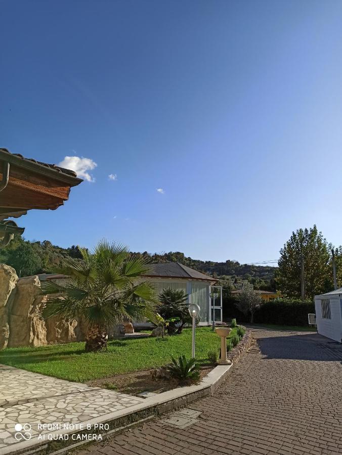 Villa Residenza Nosy Be Palombara Sabina Exterior foto